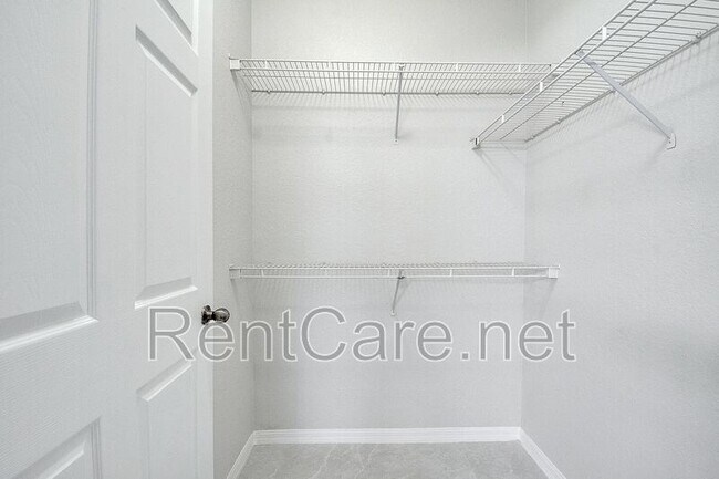 Building Photo - 6005 Westgate Dr