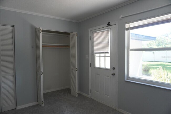Building Photo - 401 Palm Springs Dr