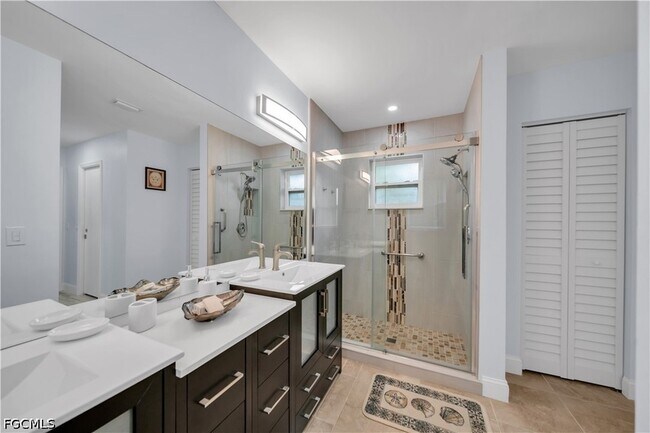 Building Photo - 299 Rotonda Cir