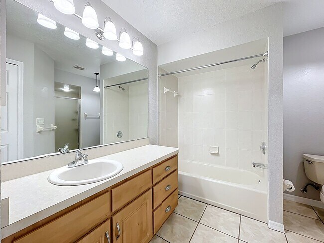 Building Photo - 2 Bedroom, 2 Bath | Lake Community | Dock & Boat Ramp Access