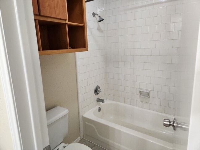 Building Photo - 3036 Walnut Springs Dr