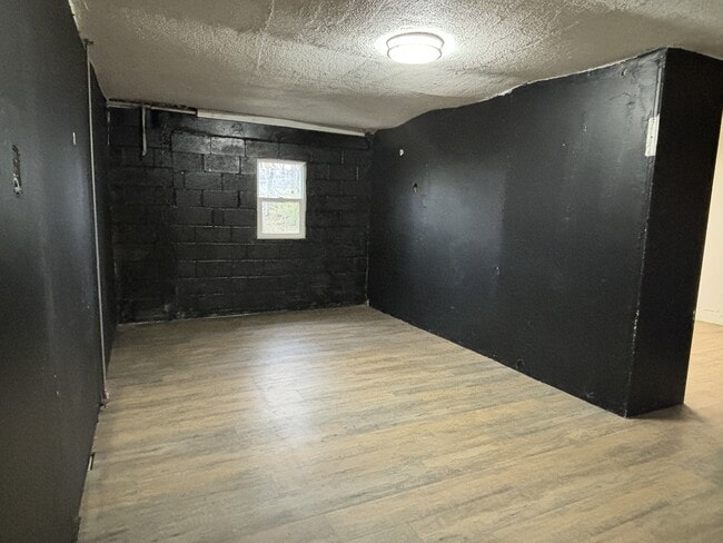 Building Photo - 4414 Kingsley Dr