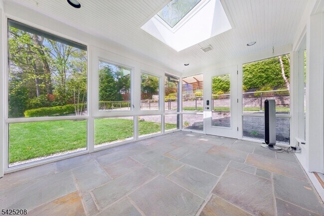 Building Photo - 293 Wyoming Ave