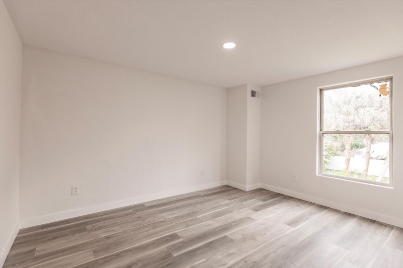 Building Photo - 21048 Peachland Blvd
