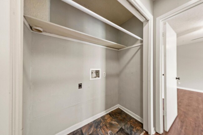 Building Photo - Two Story Townhouse with Natural Setting - Water Included