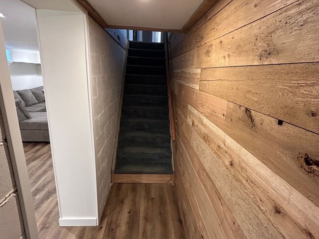 Building Photo - 475 W Kanawha Ave