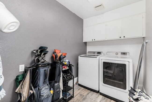 Building Photo - Total remodel in Santa Fe in McCormick Ranch