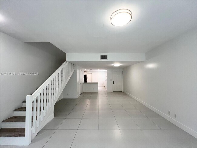 Building Photo - 1524 Coronado Rd