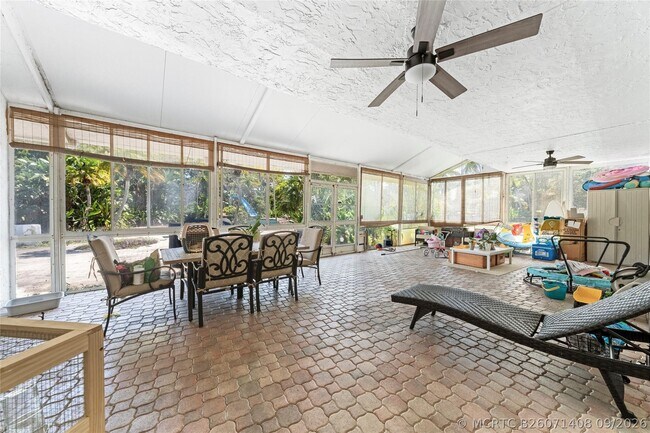 Building Photo - 14463 SW 16th Ct