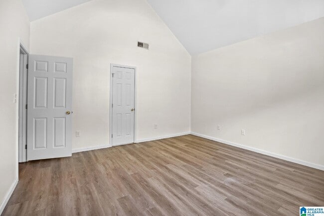 Building Photo - 428428 Cambrian Ridge Trail
