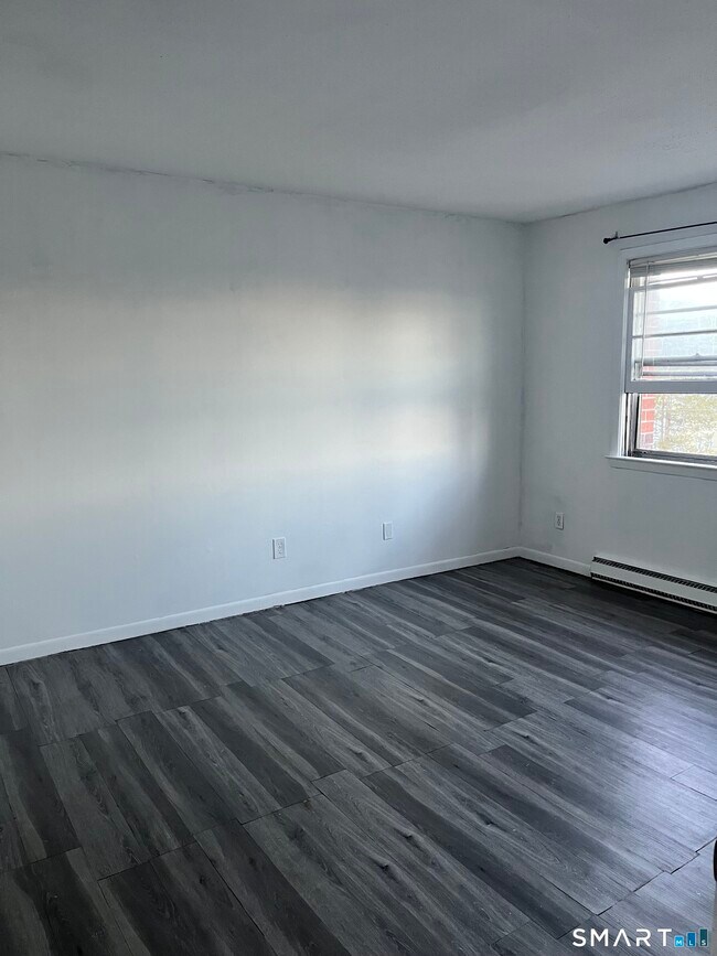 Building Photo - 1730 State St