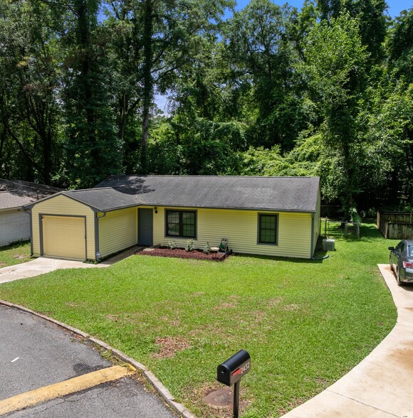 Building Photo - 2434 Jolene Ln