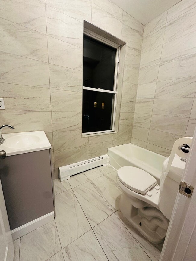 Building Photo - 308 2nd St