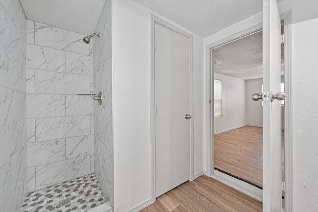 Building Photo - 2445 SW Binkley St