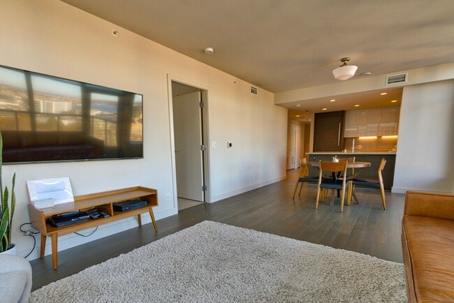 Building Photo - 2bd/1.75ba Seattle Condo
