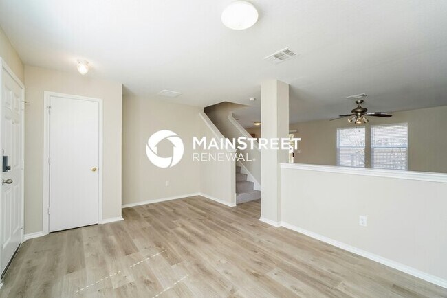 Building Photo - 4 Bedroom Pet-Friendly Home in San Antonio, TX with Main Street Renewal