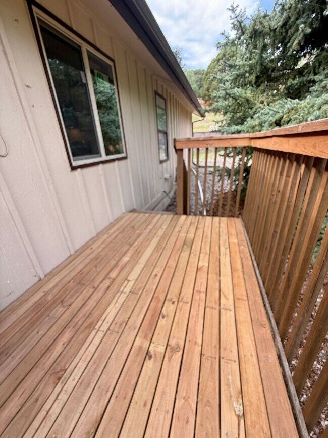 Building Photo - 6840 Delmonico Dr