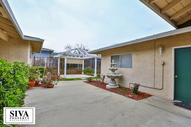 Building Photo - 6569 Crown Blvd