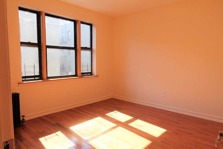 Building Photo - 715 W 172nd St