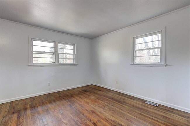 Building Photo - 4455 Fairfax Dr