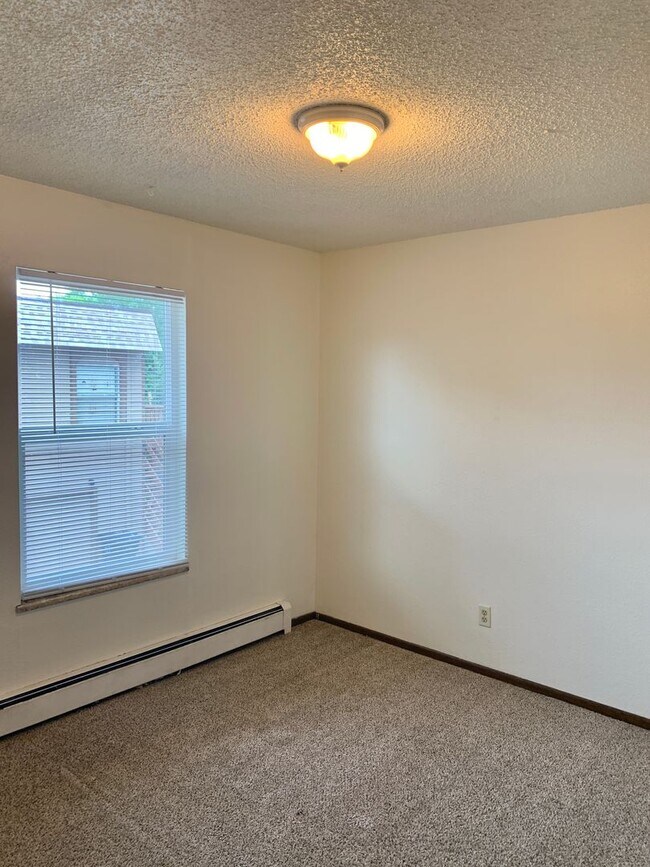 Building Photo - Great 3 Bedroom 1 Bath in Loveland!