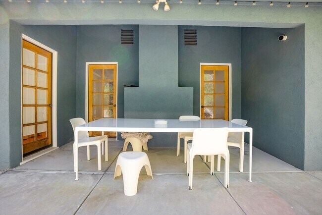 Building Photo - Charming Mid-Century Home for Lease in Pasadena’s San Rafael Hills