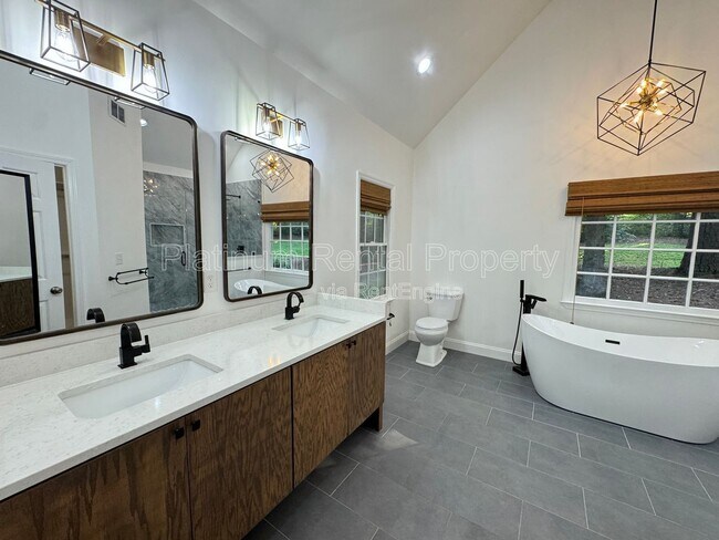 Building Photo - 3250 Hopewell Chase Dr