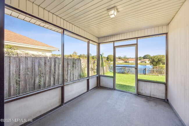 Building Photo - 8047 Beaver Creek Dr