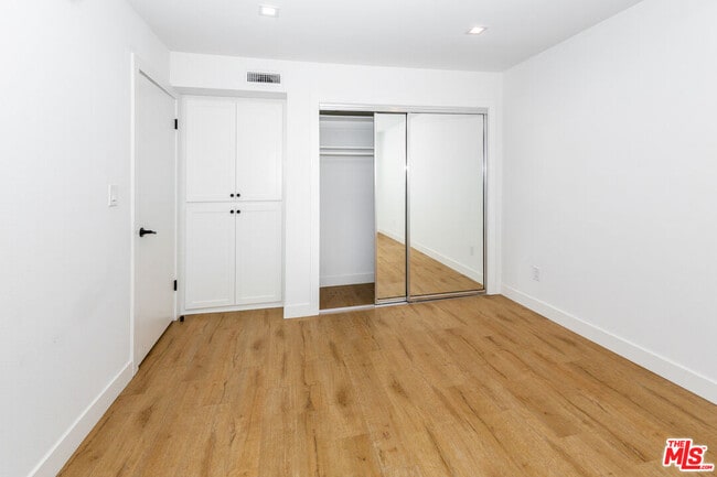 Building Photo - 610 Orlando Ave