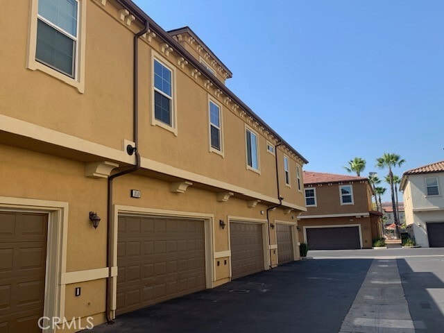 Building Photo - 10518 Willow Ln