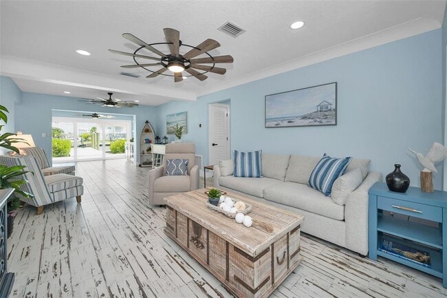 Building Photo - 17727 Long Point Dr
