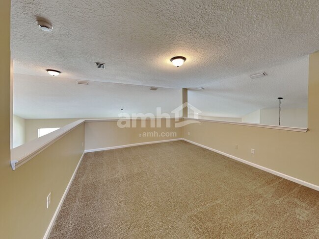 Building Photo - 2110 Thorn Hollow Ct