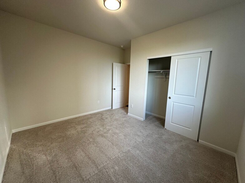 Building Photo - 274 Marlowe Dr