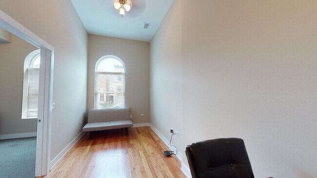 Building Photo - 3140 S Indiana Ave