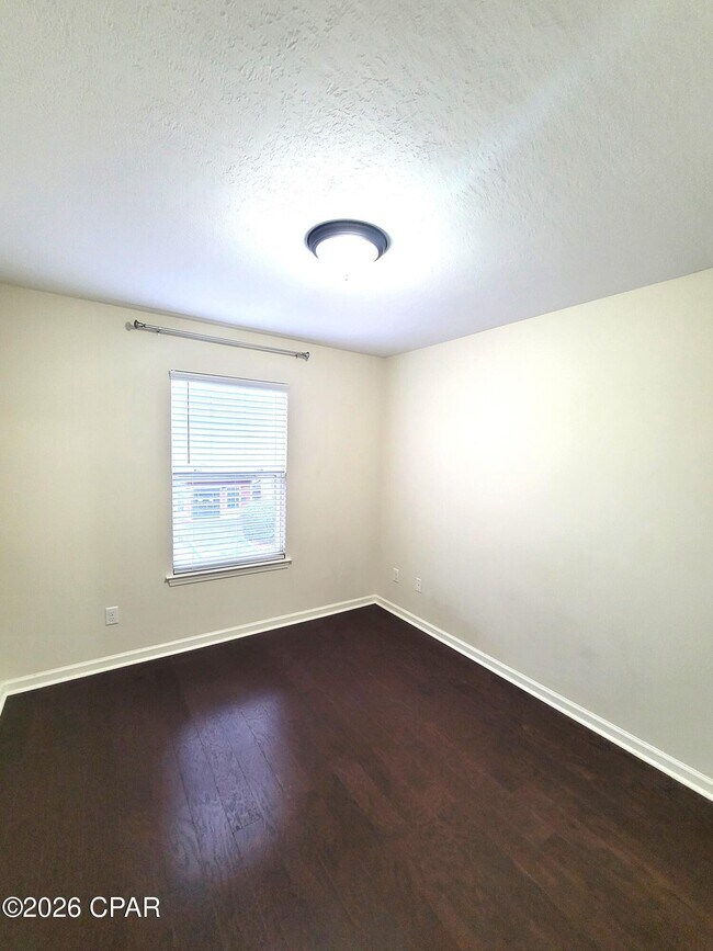 Building Photo - 7218 Quail Hollow Dr