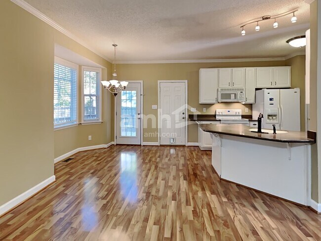 Building Photo - 1105 Stonewater Dr