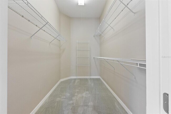 Building Photo - 12150 Mapleridge Dr