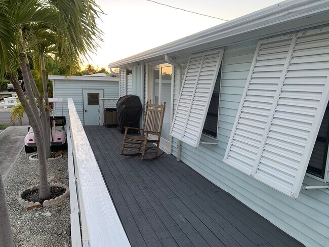 Building Photo - 55 Boca Chica Rd