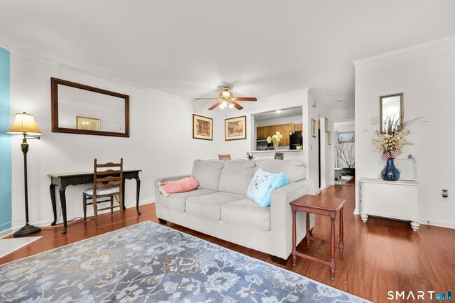 Building Photo - 237 Willow Springs