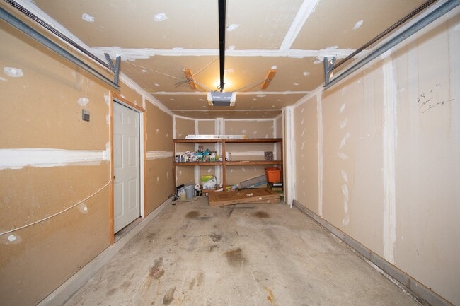 Building Photo - Modern Comfort Meets Everyday Convenience in this Stunning Forest Hill Townhome with 3 Beds & 3.5...