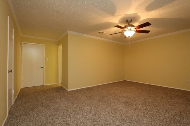 Building Photo - 6430 Kentwick Dr