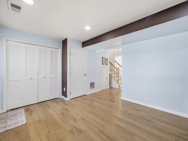Building Photo - 1247 Mare St