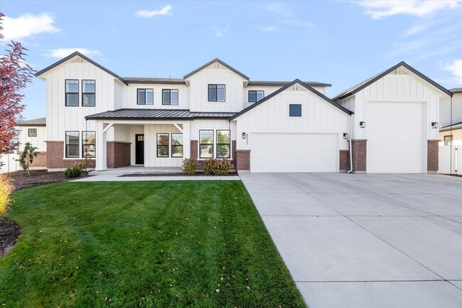 Primary Photo - Luxury 5-Bed + Bonus + RV Garage Home for ...