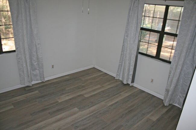 Building Photo - 115 Mamalou Ln