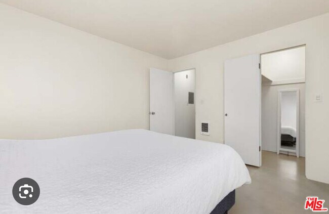 Building Photo - 1125 Pico Blvd