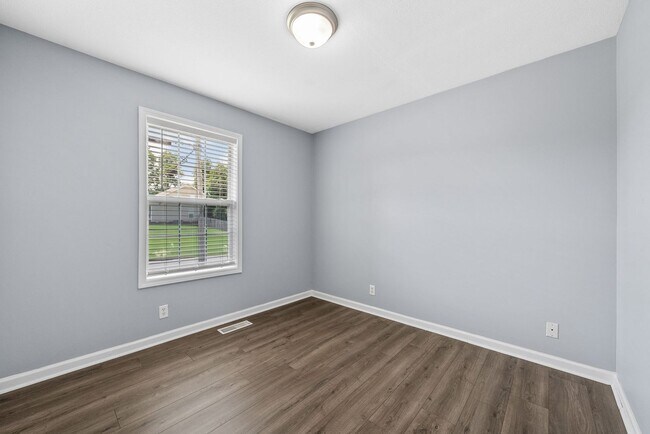 Building Photo - Pet Friendly Three Bedroom with Basement!