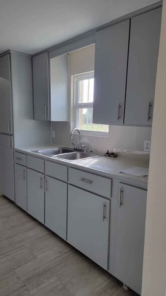 Building Photo - 41786 W Expressway 83