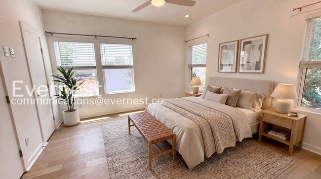 Building Photo - 3 Bed/2.5 Bath Home with Fenced Yard / Pet-Friendly / Available Now!