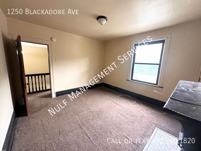 Building Photo - 1250 Blackadore Ave