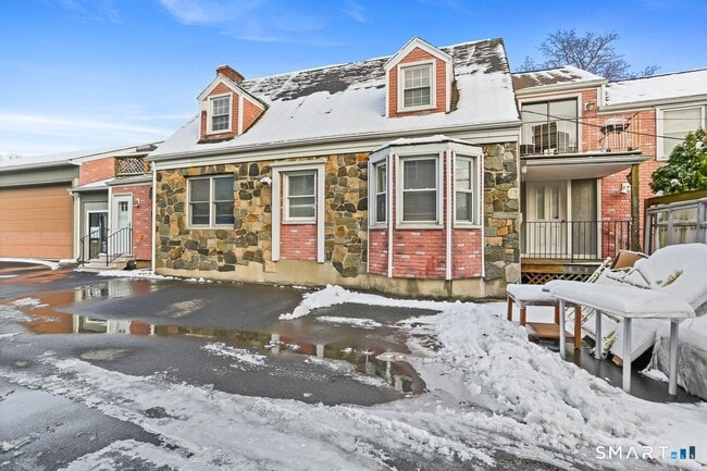 Building Photo - 234 Linwood Ave